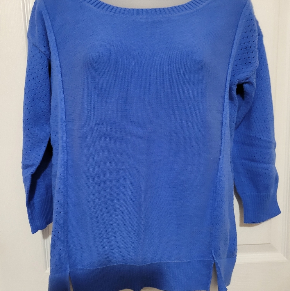 Blue 3/4 sleeve lightweight sweater